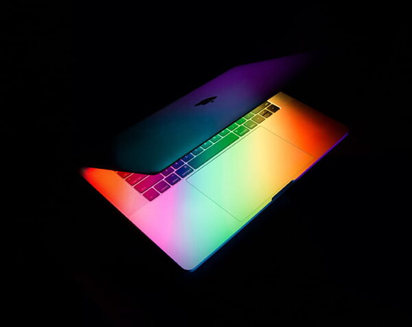 MacBook Air 2025 – Ultra-Powerful. Incredibly Light. - Image 4
